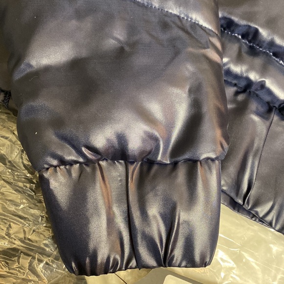 Guess puffer Jacket - Picture 5 of 8